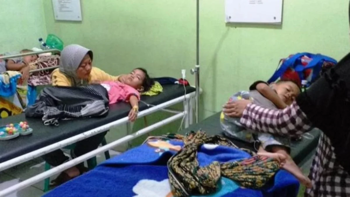 Ilustrasi: Murid SD di KBB yang mengalami keracunan makanan. (Foto: Polres Ciranjang)
