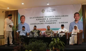 Ajengan dan Ustadzah Kota Bandung mendeklarasi dukungan kepada Paslon Prabowo Gibran, Sabtu (03/02)