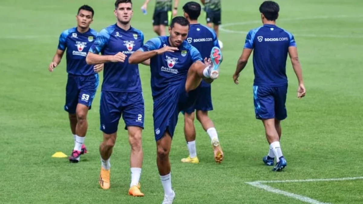 Tandang Kontra Barito Putera, Persib Bandung Berambisi Raih Poin Penuh Persiapan tim tengah dalam kondisi ideal, jelang laga Kontra Barito United (Persib Bandung)