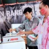 KPPS di Surabaya Mendirikan TPS Horor, Tengah Makam Jadi Lokasi Pemungutan Suara yang Menantang KPPS di Surabaya Mendirikan TPS Horor, Tengah Makam Jadi Lokasi Pemungutan Suara yang Menantang