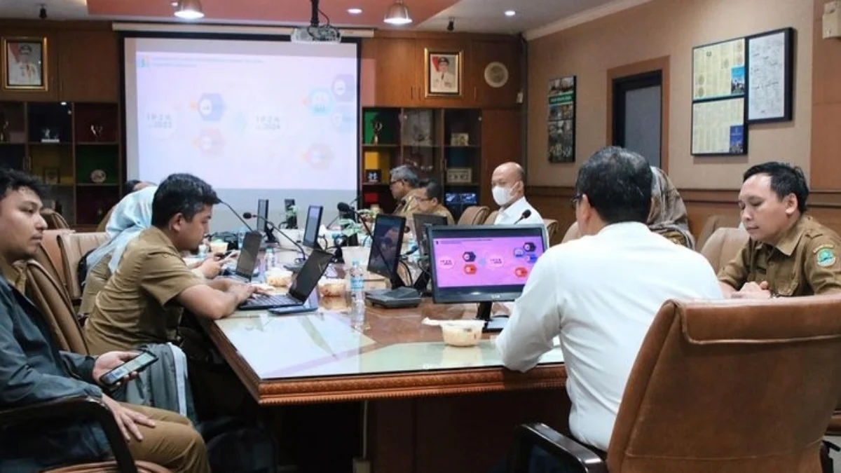 Ilustrasi rapat evaluasi dan persiapan program hibah Bappeda Jabar.