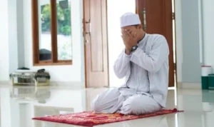 ILUSTRASI: Kisah Turunnya perintah sholat 5 waktu dalam sehari. (freepik)