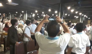 TKN Prabowo-Gibran melakukan konsolidasi dengan para relawan untuk memperkuat kemenangan Prabowo-Gibran Jabar pada Pilpres 2024.