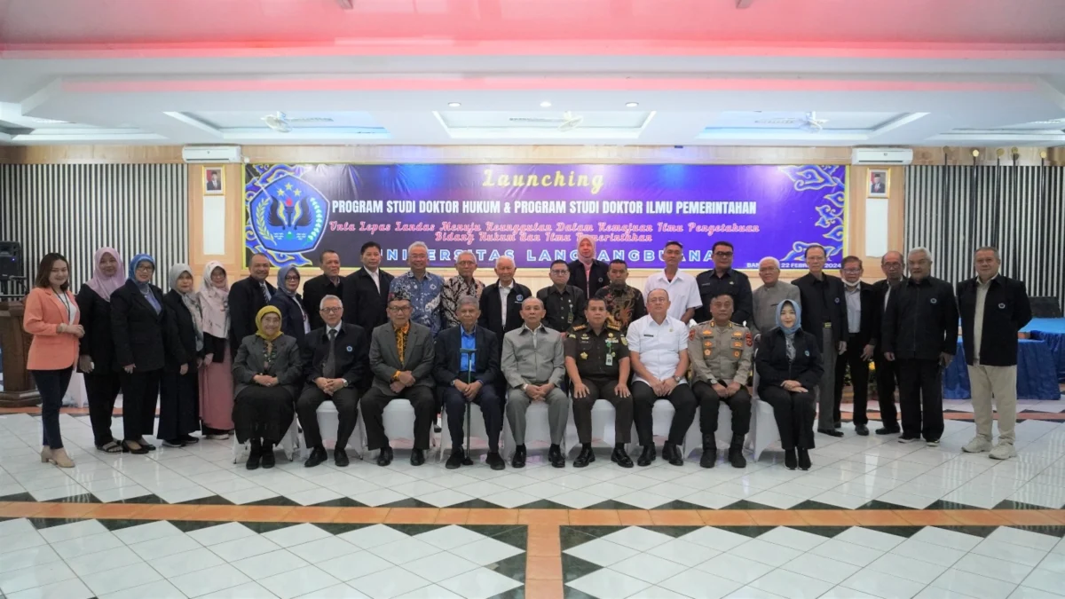 Segenap jajaran Yayasan Pendidikan Tri Bhakti Langlangbuana, civitas akademika dan para undangan saat peresmian dua program doktoral di Wisma Buana Unla Bandung, Kamis 22 Februari 2024.