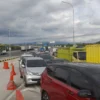 Exit Tol Parungkuda alami kemacetan. Riki Achmad/Jabar Ekspres.