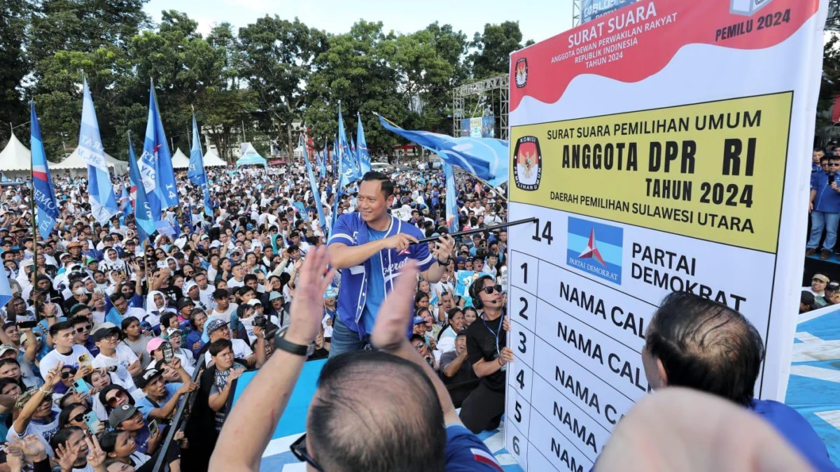 Ketua Umum Partai Demokrat Agus Harimurti Yudhoyono (AHY) saat mengunjungi Sulawesi Utara.