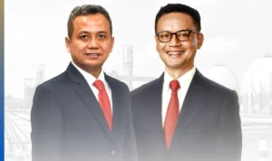 Dua direksi baru PT Pertamina (Persero) yakni Wiko Migantoro (kiri) sebagai Wakil Direktur Utama dan Ahmad Siddik Badruddin (kanan) sebagai Direktur Manajemen Risiko.