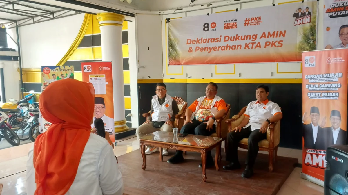 Waspada Penyebaran Hoax, Kang Haru Minta Masyarakat Tidak Mudah Terprovokasi Waspada Penyebaran Hoax, Kang Haru Minta Masyarakat Tidak Mudah Terprovokasi