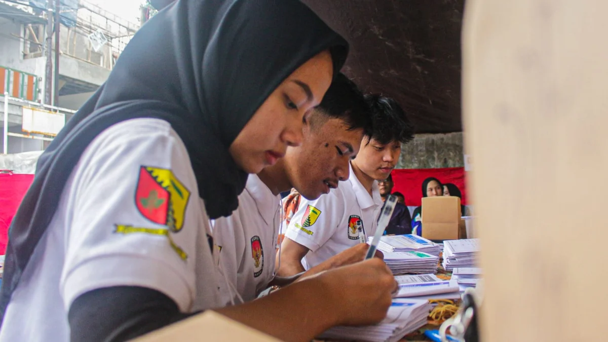 KPU Catat 53 Petugas Pemilu di Jabar Meninggal Dunia Ist. Petugas KPPS saat bertugas di 14 Februari 2024 kemarin. Foto. Pandu Muslim Jabar Ekspres