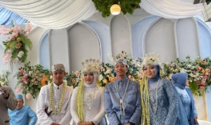 Pernikahan dua pasangan kembar yang tengah viral di tiktok/ Foto: Agi/Jabar Ekspres