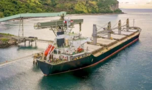 HPE Pertambangan Alami Kenaikan Pada Periode Februari 2024, Ini Penyebabnya! Anak usaha PT Amman Mineral Internasional Tbk, PT Amman Mineral Nusa Tenggara (AMNT), telah mendapatkan persetujuan ekspor 900 ribu wet ton konsentrat tembaga dari Kementerian Perdagangan (Kemendag) mulai 24 Juli 2023 hingga 31 Mei 2024. (HO-AMNT)