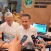 Dok. Pj Gubernur Jabar, Bey Triadi Machmudin (tengah). Senin (19/2). Foto. Sandi Nugraha.