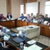 Ilustrasi Rapat Evaluasi Biro BIA dengan sejumlah perwakilan BUMD terkait rencana merger.