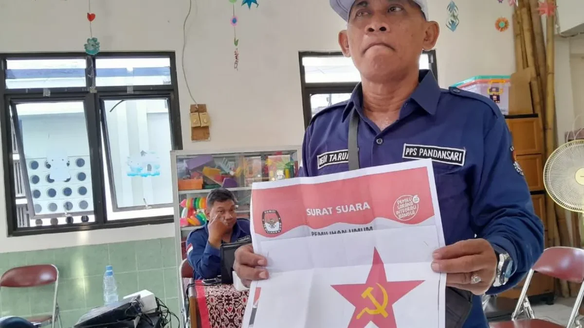 Simbol Palu Arit di surat suara