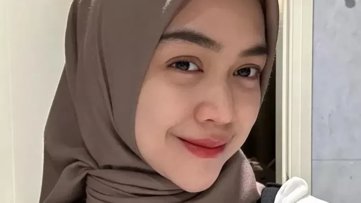Ria Ricis Diam Seribu Bahasa Setelah Sidang Mediasi Perceraian dengan Teuku Ryan Ria Ricis Diam Seribu Bahasa Setelah Sidang Mediasi Perceraian dengan Teuku Ryan
