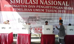 Kapan Dana Pembuatan TPS Pemilu 2024 Cair? Cek Aturan Pembuatan TPS Berikut Ini! Simulasi Pemungutan Suara di TPS saat Pemilu 2019/ Dok. KPU