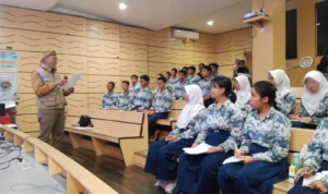 Doc. Suasana Pelatihan Jurnalistik di SMPN 1 Cimahi yang diikuti oleh Siswa dan Guru (mong)