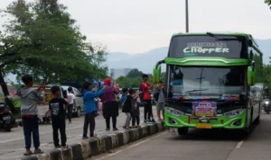 Fenomena telolet yang tengah digandrungi oleh masyarakat Bandung Timur.