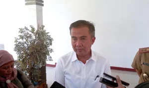 Pj Gubernur Jabar, Bey Triadi Machmudin, masih menunggu hasil dari Bawaslu Jabar terkait dugaan pelanggaran pemilu dari Pj Buapti Bekasi.