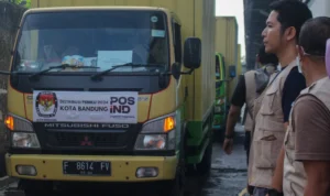 Demi Pemilu 2024 Lancar, Polrestabes Bandung Kerahkan Ribuan Petugas Gabungan Ist. Proses pengamanan Logistik Pemilu 2024 di Kota Bandung. Foto. Pandu Muslim Jabar Ekspres.