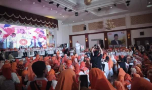 PKS Dorong Atang Trisnanto Maju di Pilwalkot Bogor Ketua DPD PKS Kota Bogor, Atang Trisnanto saat berpidato dihadapan ribuan kadernya. (Yudha Prananda / Jabar Ekspres)