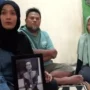 Keluarga korban TPPO meminta pemerintah bantu kepulangan Wildan Rohdiawan. Selasa (5/2). Foto Jabarekspres