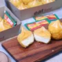 Resep dan cara membuat tahu dumpling keju yang lembut dan lumer. Foto: YouTube/Wais Alqorni