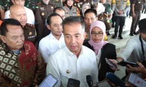 Gelar Raker Pemantapan Pemilu 2024, Pj Gubernur Jabar Ingatkan Soal Netralitas ASN Dok. Pj Gubernur Jabar, Bey Triadi Machmudin usai Gelar Raker Pemantapan Pemilu 2024 di Sport Jabar Arcamanik, Kota Bandung. Rabu (7/2). Foto. Sandi Nugraha.