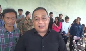 Wakil ketua Tim Pemenangan Nasional (TPN) Ganjar-Mahfud, Benny Rhamdany saat menanggapi banyaknya kampus yang melakukan petisi terkait demokrasi di Indonesia. Foto Agi Jabar Ekspres