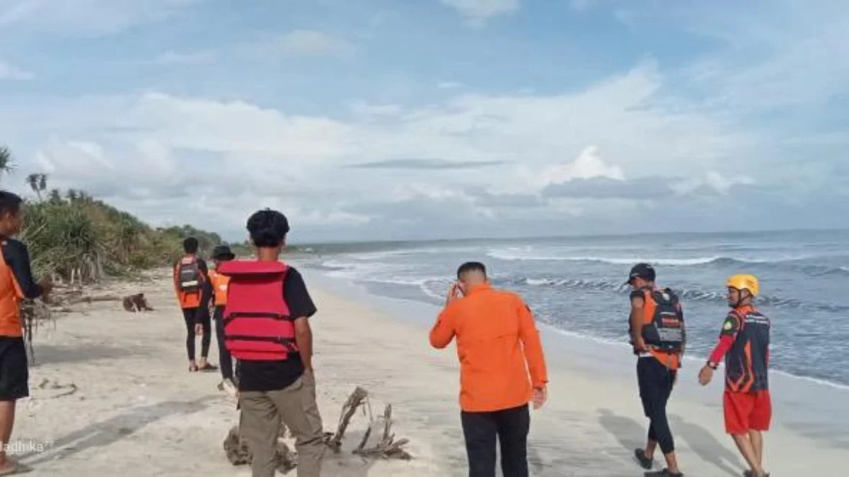 Satu Bulan Tak Ditemukan, Pencarian ABK Hilang asal Magelang di Laut Sukabumi Dihentikan Tim SAR saat proses pencarian ABK asal Magelang yang hilang di perairan laut Sukabumi.