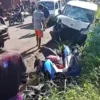 Kondisi kendaraan yang ringsek akibat laka lantas di Jalan Sukabumi - Bogor (18/2).