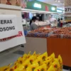 Tanggapi Kosongnya Beras di Toko Retail, Ini Penjelasan Pemkot Bandung Timur terpantau kosong, Selasa(20/2). (Pandu Muslim/Jabar Ekspres)