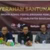 Pemkab Bandung Berikan Santunan BPJS Ketenagakerjaan Kepada Ahli Waris Petugas Pemilu yang Meninggal Dunia. Foto Istimewa