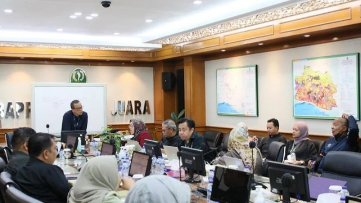 Ilustrasi: Rapat persiapan seleksi hibah kompetitif di Bappeda Jabar.