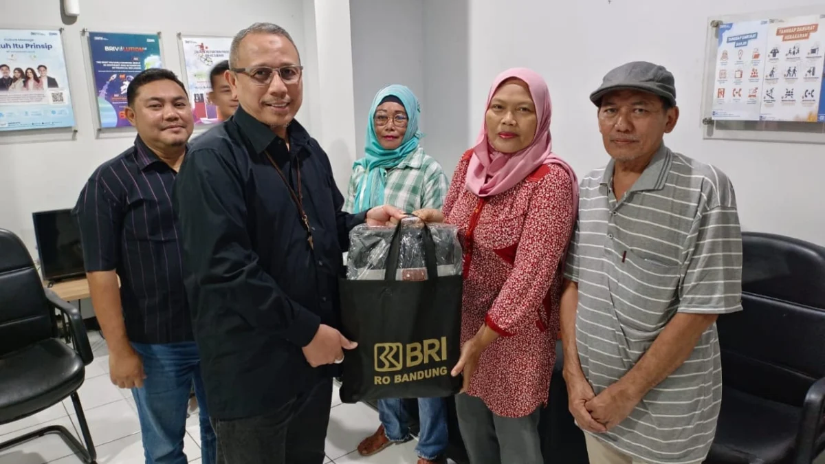 BRI Berikan Bantuan Ibu Melahirkan di Unit BRI Subang Kota