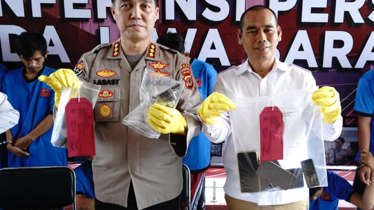 Dihadiahi Timah Panas, 7 Pelaku Sindikat Curanmor Berhasil Dibekuk oleh Polda Jabar Polda Jabar saat gelar pengungkapan kasus Sindikat Curanmor, Santu (24/2).