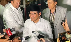 Calon Wakil Presiden (Cawapres) dari nomor urut 1, Muhaimin Iskandar atau lebih dikenal dengan Cak Imin saat memberikan keterangan usai menghadiri kegiatan Istighosah Kubro bersama 1111 Kyai se-Jawa Barat di Hotel Sutan Raja, Soreang, Kabupaten Bandung, Rabu (7/2/2024). Foto Agi Jabar Ekspres