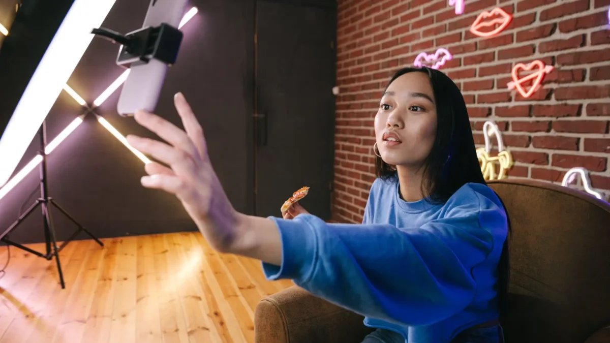 Tips Menarik Penonton dan Meningkatkan Penjualan di Live Streaming Shopee