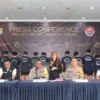 Polres Metro Jakarta Timur menggelar rilis pengungkapan kasus judi online. (Foto: PMJ News/Istimewa)