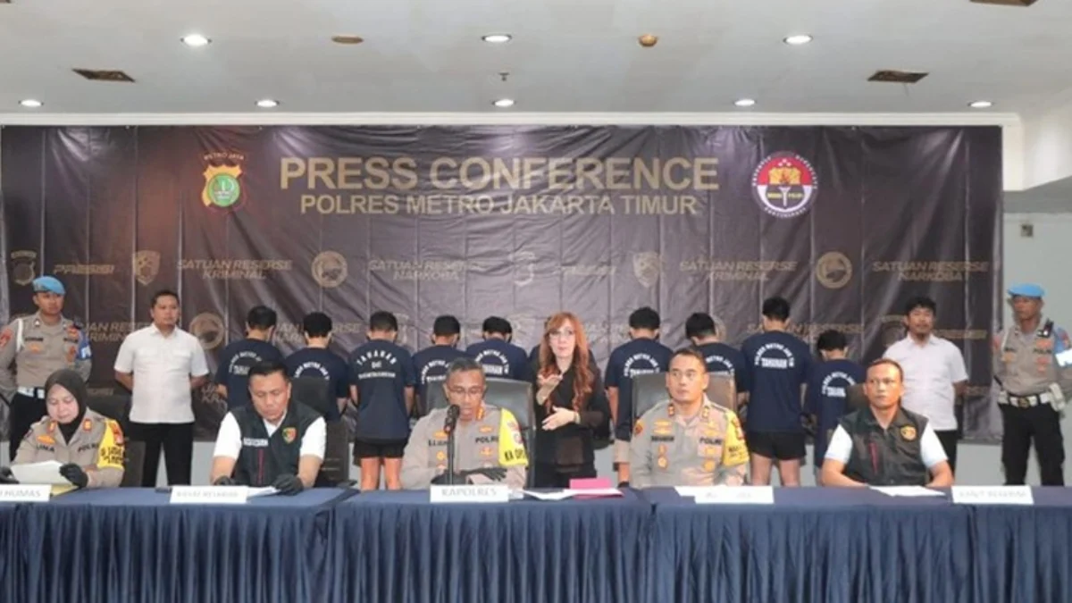Polres Metro Jakarta Timur menggelar rilis pengungkapan kasus judi online. (Foto: PMJ News/Istimewa)