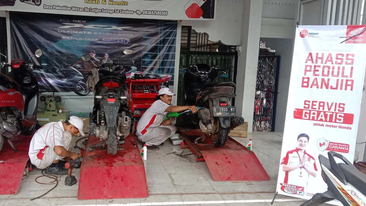Program Servis Gratis yang diberikan AHASS Cirebon untuk Korban Banjir