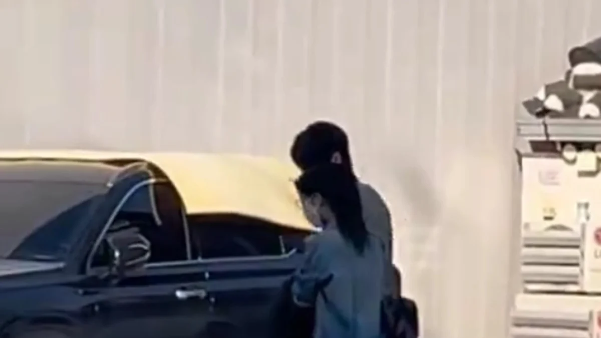 Potret Ryu Da In & Lee Chae Min berjlan bersama (tangkapan layar akun X kangyuchqn)