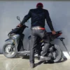 Menurunkan standar tengah sepeda motor ternyata ada caranya sendiri.
