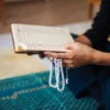 ILUSTRASI : Membaca Al Quran atau tilawah Quran yang ternyata memiliki banyak manfaa. (pixabay)
