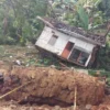 Ilustrasi: Terjangan longosr di Kampung Situ Datar, Kabupaten Sukabumi.