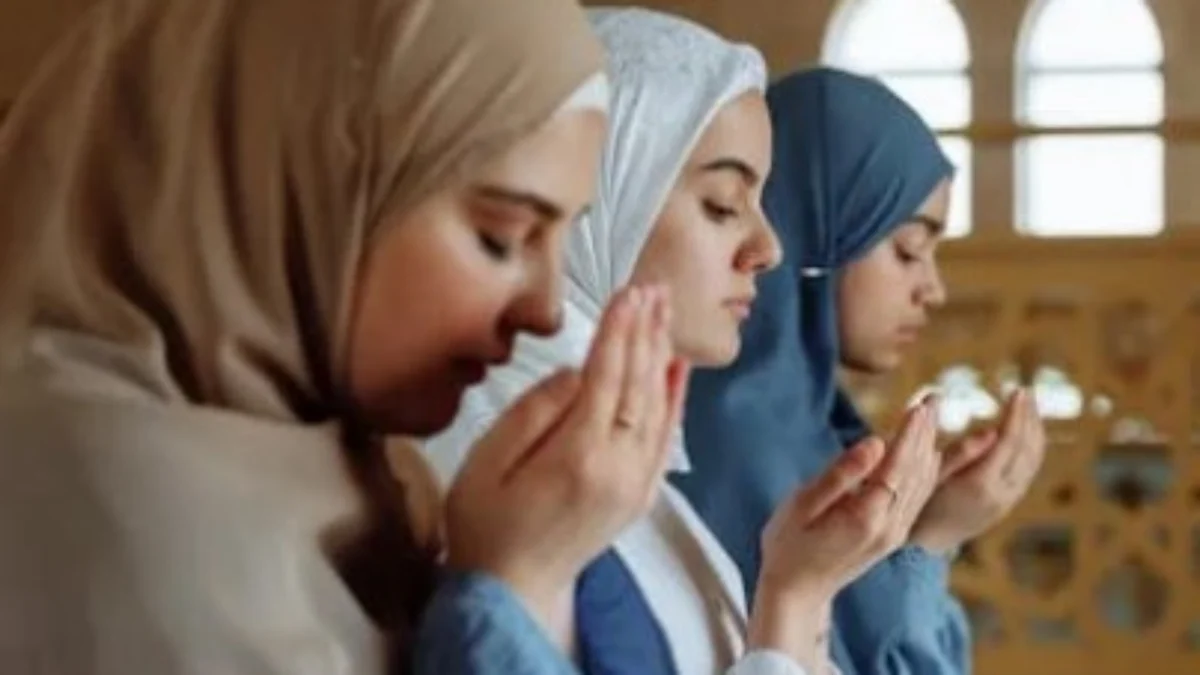 ILUSTRASI Doa setelah Sholat Tarawih saat Ramadhan. (pexels)