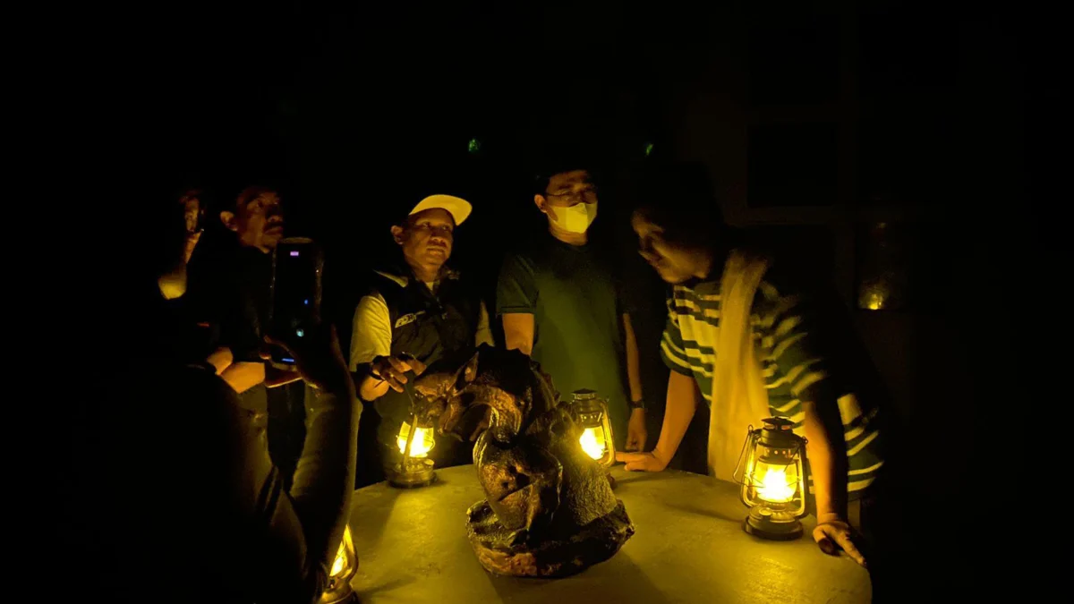 Keseruan para peserta dari konsumen setia Honda di acara Misteri Laki - Pandora Experience yang diselenggarakan di Mal Taman Anggrek, Jakarta