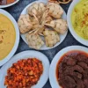 Sajian kuliner khas berupa hidangan lebaran legendaris dari Indonesia. (ist)