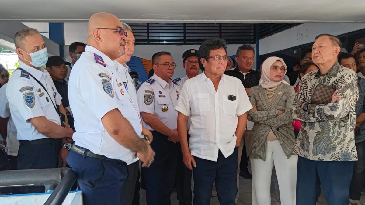 Jajaran Komisi V DPR RI saat meninjau Terminal Baranangsiang, Kota Bogor, Rabu (20/3). (Yudha Prananda / Jabar Ekspres)