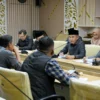 Bey Machmudin Terima Pekerja di Kantor Dewan, Tegaskan Tak Akan Terbitkan Kepgub Skala Upah